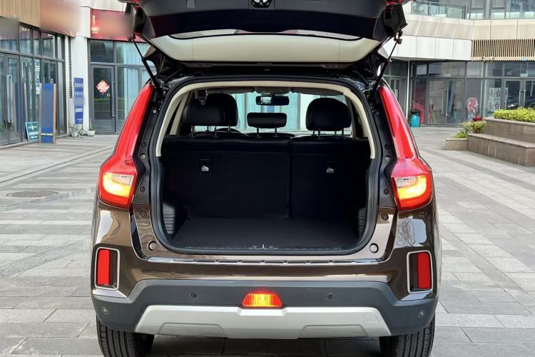 Used Geely Auto Vision X6 2016 1.3T CVT Flagship Model Trunk