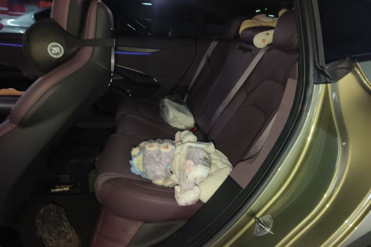 Used Xiaomi Auto SU7 2024 Four-Wheel Drive Ultra-Long Range Advanced Intelligent Driving Max Edition
