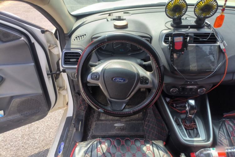 Used Ford Escort 2015 1.5L Automatic Fashion Model
