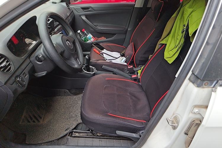 Used Volkswagen Jetta 2015 Value Edition 1.6L Manual Fashionable Style Left Front Seat