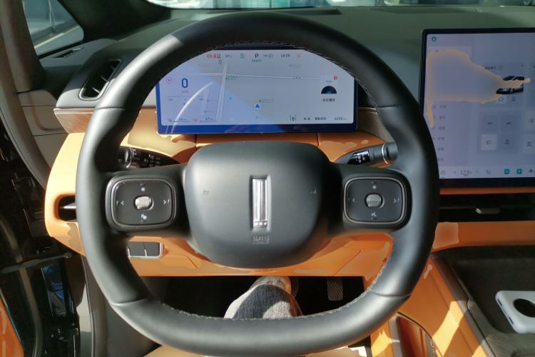 Used Wey Gaoshan 2025 Four-Wheel Drive Alpine 8 Steering Wheel