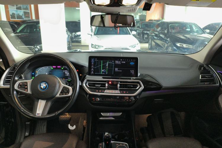 Used BMW iX3 2022 Leading Model Center Console