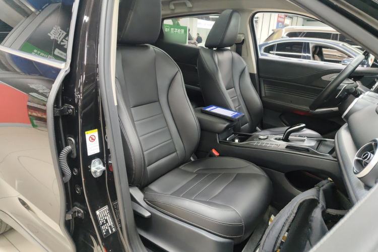 Used Wey VV5 2020 1.5T Two-Wheel Drive Color Pioneer Right Front Seat