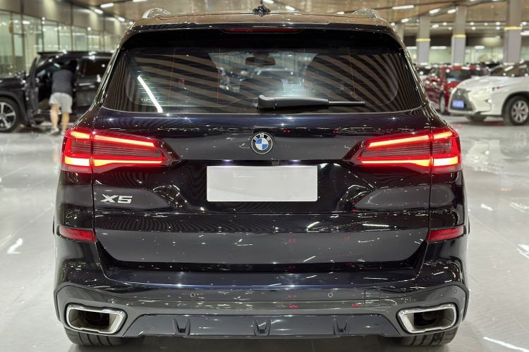 Used BMW X5 2022 Restyled xDrive 30Li Luxury Version M Sport Package
