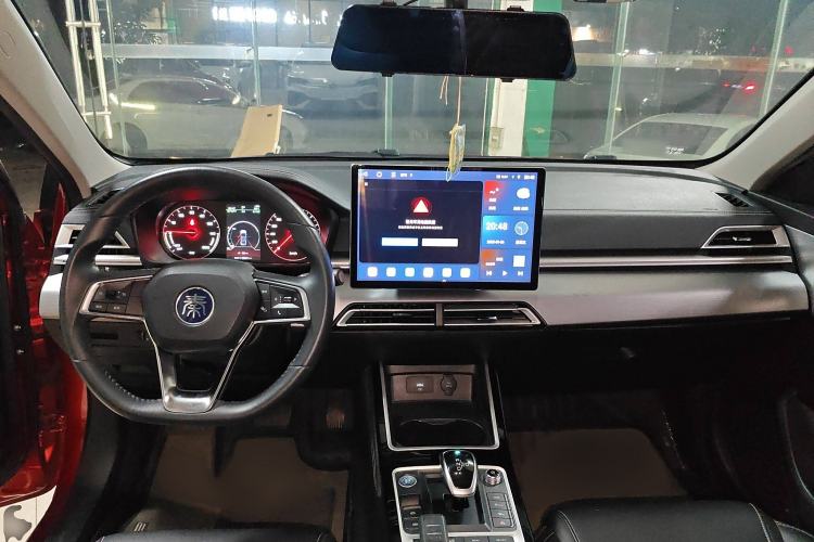 Used BYD Qin New Energy 2019 High-Range Luxury Model Interior 2