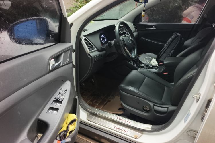 Used Hyundai Tucson 2015 1.6T Dual-Clutch Two-Wheel-Drive Smart Model Driver Seat