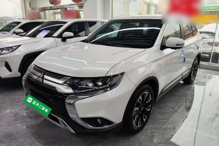 Used Mitsubishi Outlander 2020 2.4L 4x4 Zhi Xiang Edition 7-Seater
