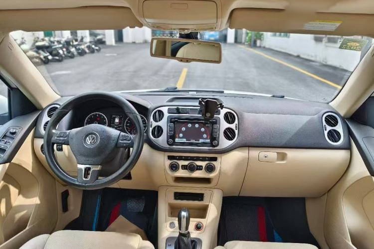 Used Volkswagen Tiguan 2015 1.8TSI Automatic Two-Wheel Drive Luxury Model Interior 2