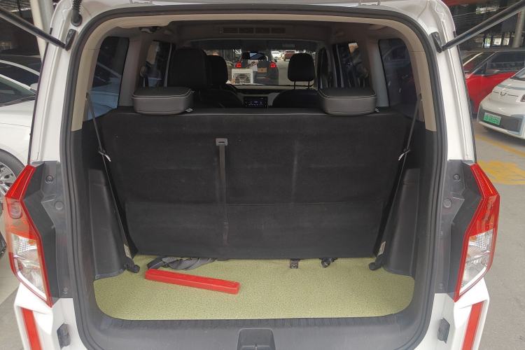 Used Wuling Hongguang PLUS 2019 1.5T Manual Luxury 7-Seater Trunk