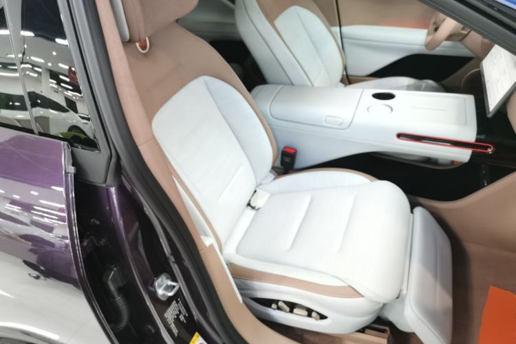 Used Avatr 07 2024 Max Extended-Range Edition Right Front Seat