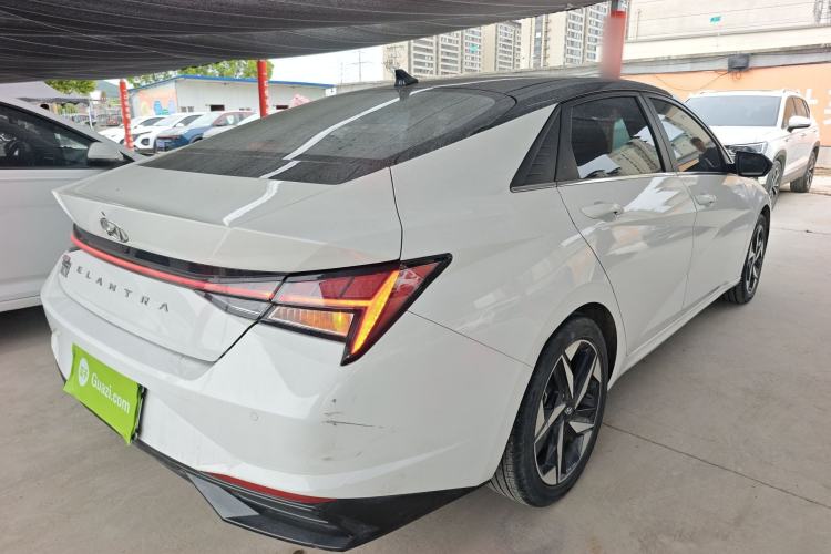 Used Hyundai Elantra 2021 1.5L CVT LUX Prestige Edition Rear Right 45 Deg