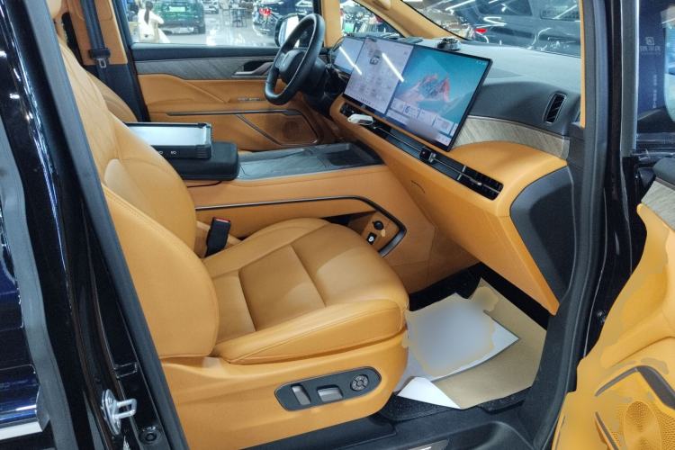 Used Wey Gaoshan 2025 Four-Wheel Drive Alpine 9
