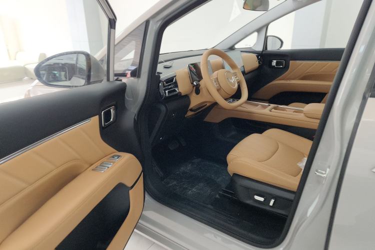 Used Wuling Wuling Starlight 730 2025 Model Plug-in Hybrid 125km Luxury Edition