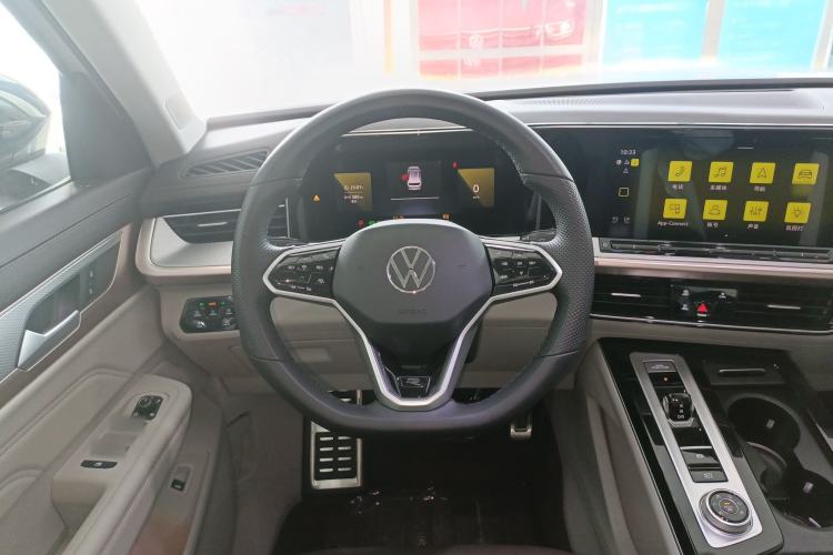 Used Volkswagen Tavendor 2024 Facelifted 380TSI All-Wheel Drive R-Line Cruise Premium Edition Steering Wheel