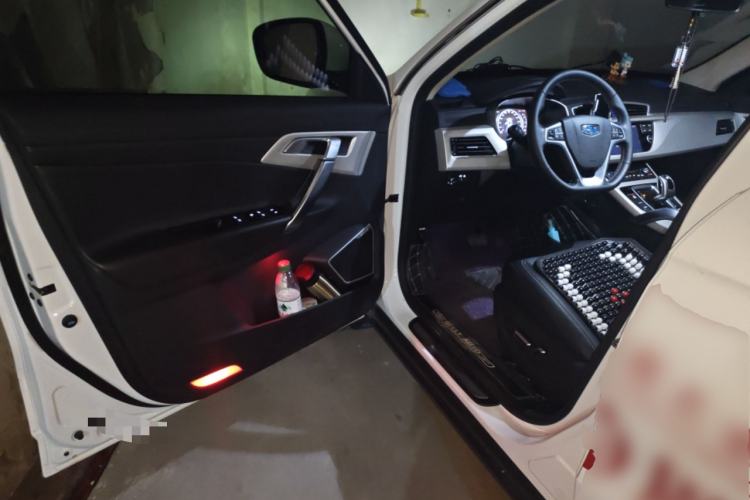 Used Geely Auto Emgrand X7 Sport 2020 1.8TD DCT Two-Wheel Drive Smart Connect 4G-Enabled Version Driver Seat