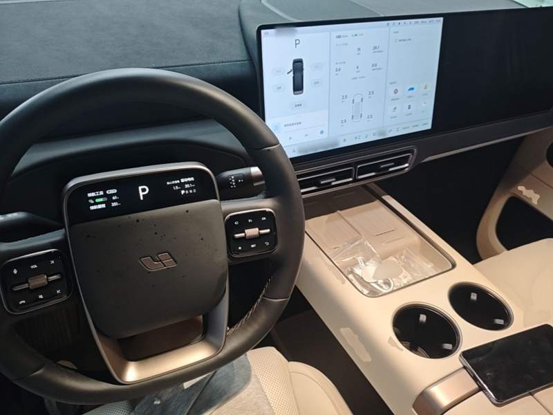 Used Li Auto MEGA 2025 Ultra Smart Refreshed Edition — 9