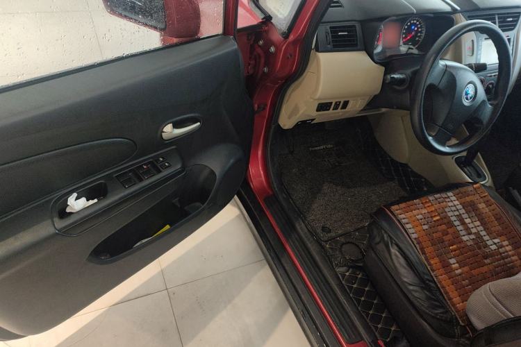 Used Venucia R50 2013 1.6L Automatic Fashion Edition Driver Seat