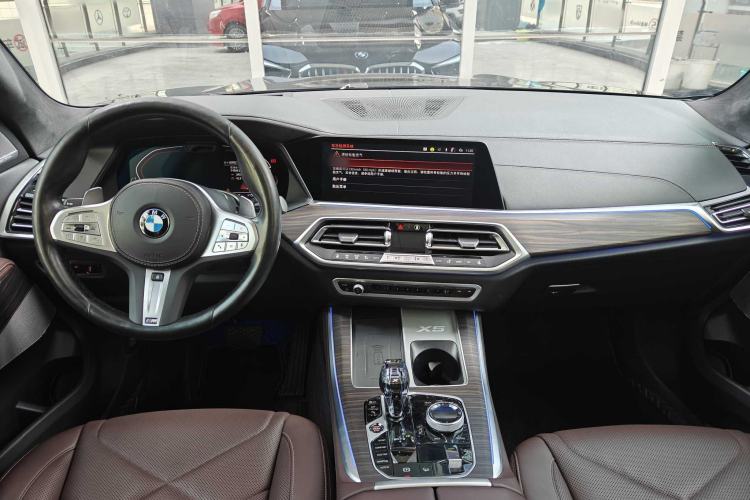 Used BMW X5 2022 Restyled xDrive 40Li Luxury Edition M Sport Package Interior 3