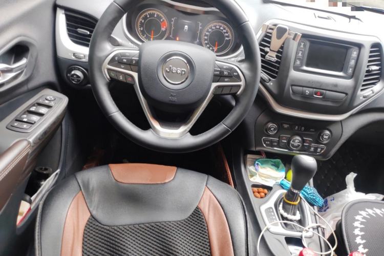 Used Jeep Cherokee 2017 2.4L Leading Edition Steering Wheel