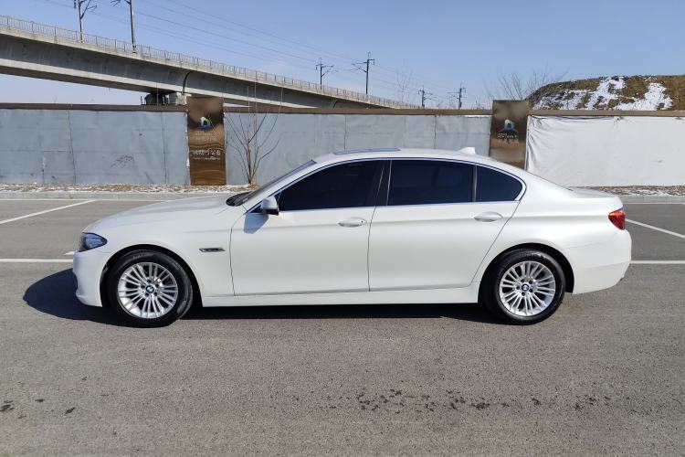Used BMW 5 Series 2014 525Li Leading Model
