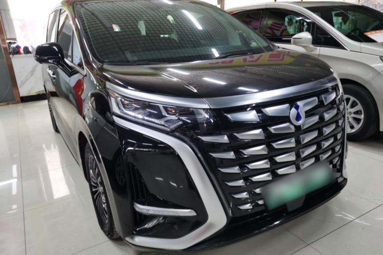 Used Denza D9 2024 DM-i 980 Four-Wheel Drive Prestige Model Front Right 45 Deg