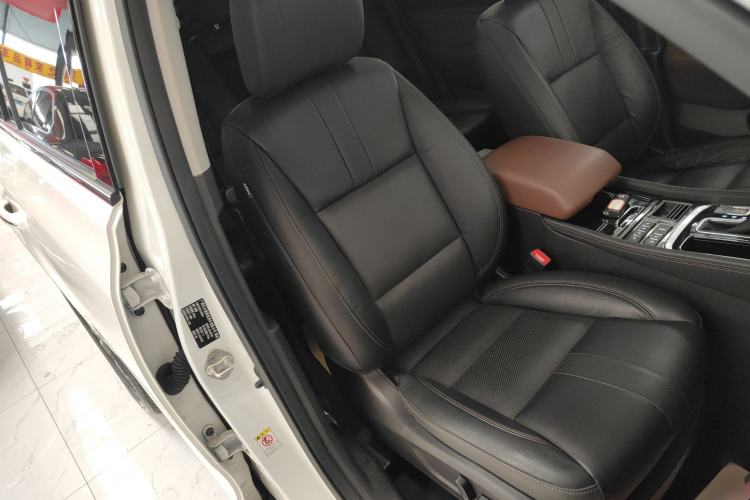 Used GAC Trumpchi GS8 2017 320T Two-Wheel Drive Luxury Smart Connectivity Version (7 Seats)
