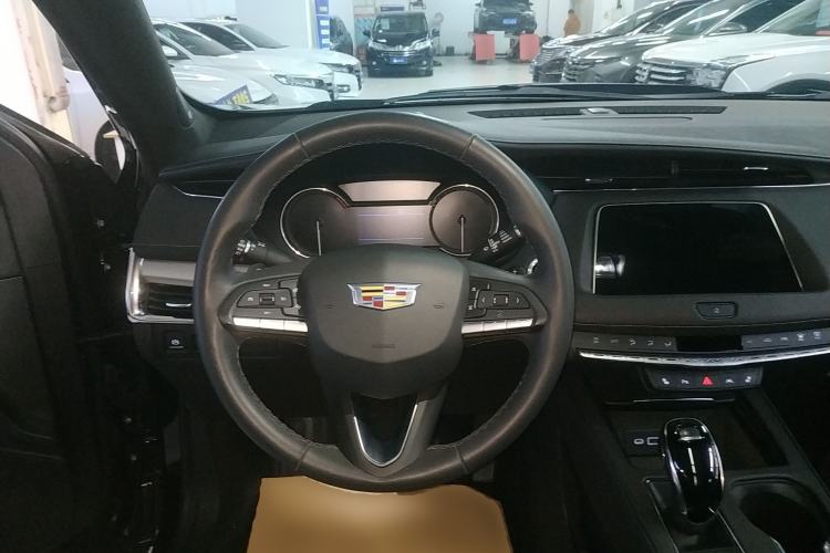 Used Cadillac XT4 2023 28T Two-Wheel-Drive Luxury Version