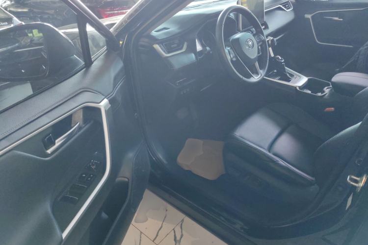 Used Toyota Wildlander 2022 2.0L CVT Two-Wheel Drive Luxury PLUS Edition
