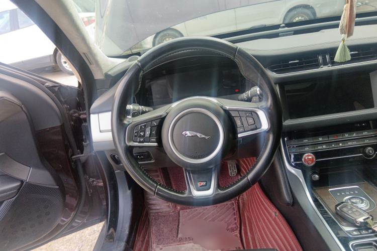 Used Jaguar XFL 2018 XFL 2.0T 250 PS Premium Edition
