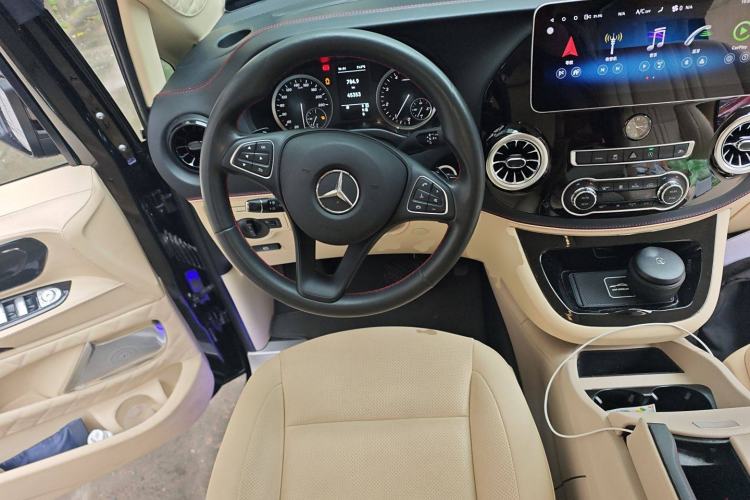 Used Mercedes-Benz Vito 2023 2.0T Elite Version 7 Seats
