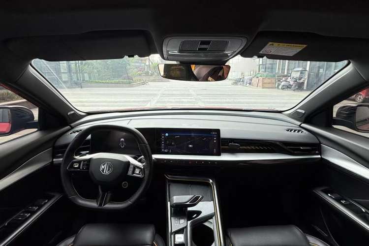 Used MG 5 Scorpio 2022 1.5T Trophy Sport Luxurious Edition