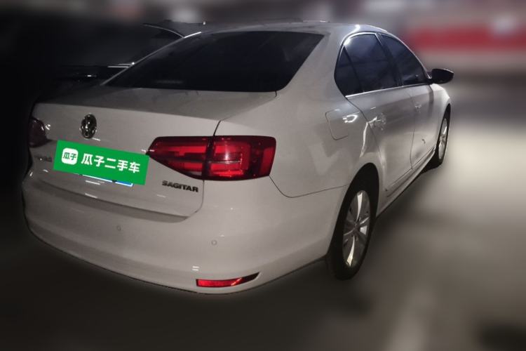 Used Volkswagen Sagitar 2015 1.6L Automatic Comfort Model

