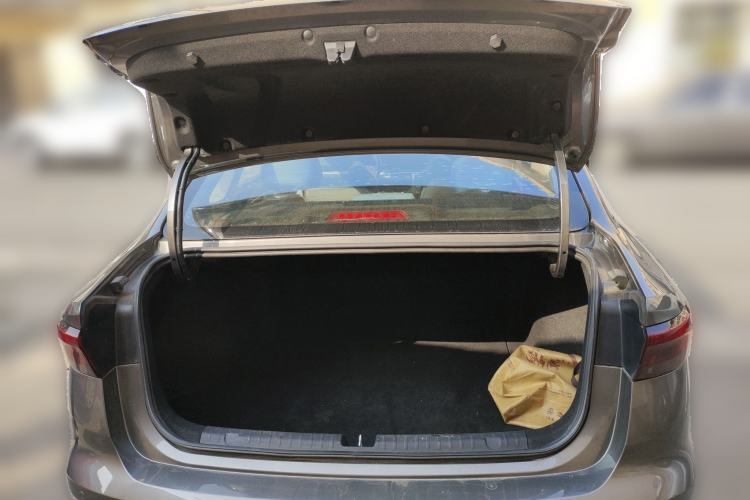 Used Geely Auto Emgrand 2022 4th Generation 1.5L CVT Flagship Model
