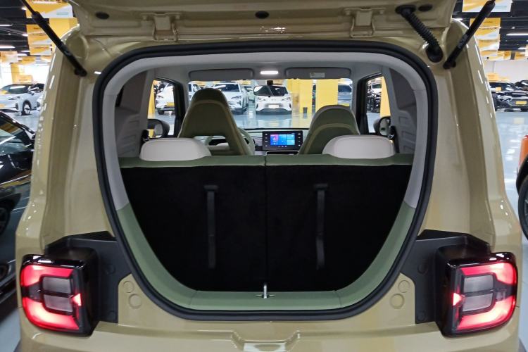 Used Geely Galaxy Panda 2025 210km Panda Rider Trunk