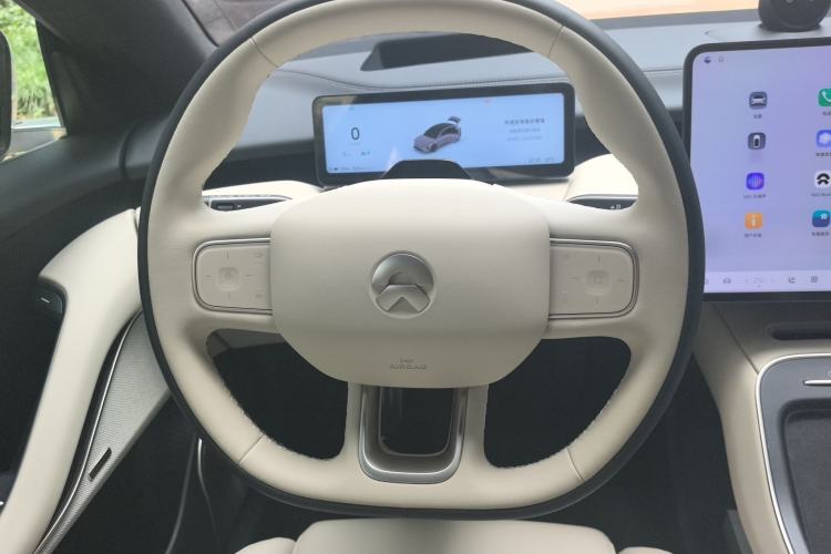 Used Nio ET5 2025 75 kWh Steering Wheel