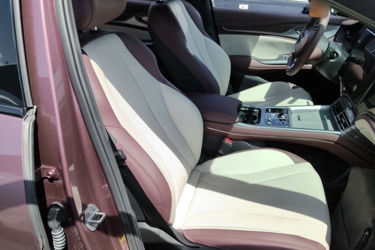 Used BYD Seal 2023 DM-i 1.5T 121km Prestige Model Right Front Seat