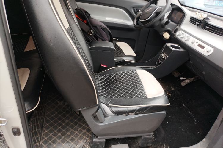 Used Wuling Hongguang MINIEV 2022 Macaron Fashion Model Lithium Iron Phosphate Right Front Seat