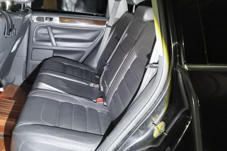 Used Volkswagen Touareg 2010 3.6 Limited Top-Trim Version