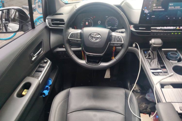 Used Toyota SIENNA 2021 2.5L Hybrid Ultimate Edition