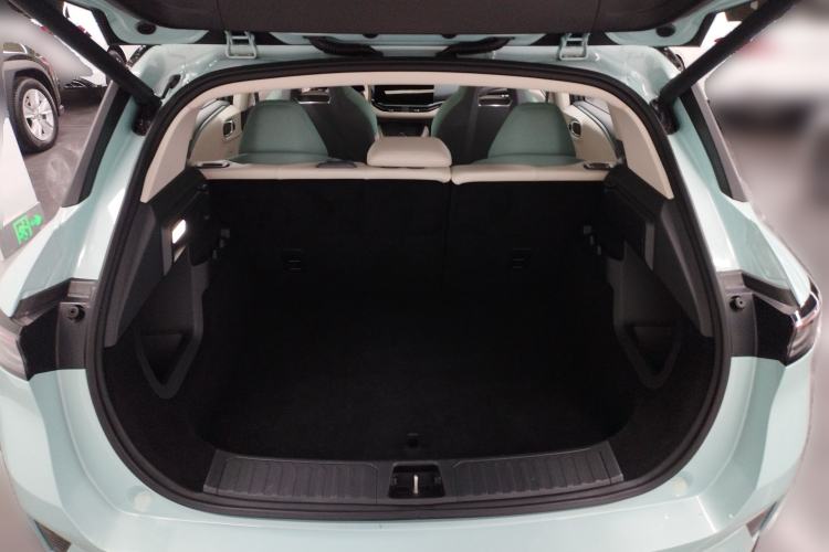 Used Lynk & Co 06 EM-P 2023 EM-P 126 Long-Range Halo Trunk