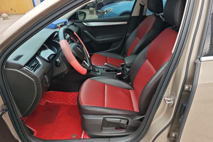 Used Skoda Octavia 2018 TSI230 DSG Luxury Edition Left Front Seat