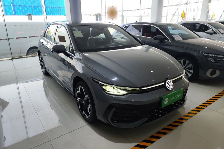 Used Volkswagen Golf 2025 Facelift 300TSI R-Line Exterior 1