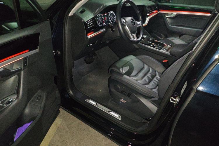 Used Volkswagen Touareg 2020 2.0 TSI RuiShang Edition China VI Standard Driver Seat