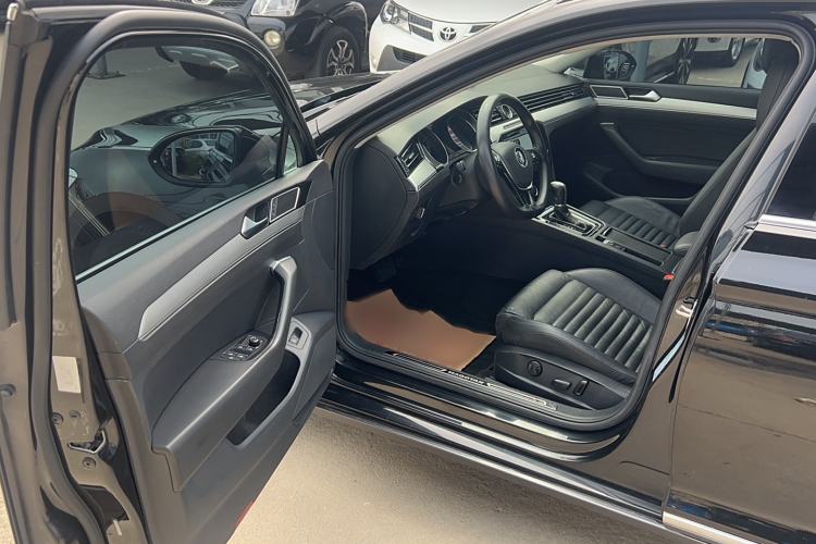 Used Volkswagen Magotan 2019 330TSI DSG Leading Edition China V Standard