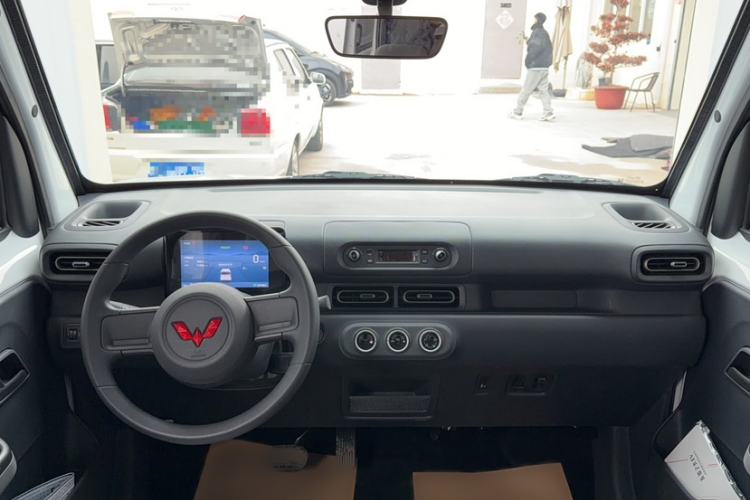 Used Wuling Zhiguang New Energy 2025 Model 305km Ambitious Edition Interior 9