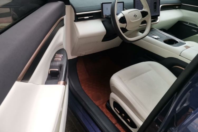 Used Dongfeng eπ eπ008 2024 636Max All-Electric Version 6 Seats Driver Seat