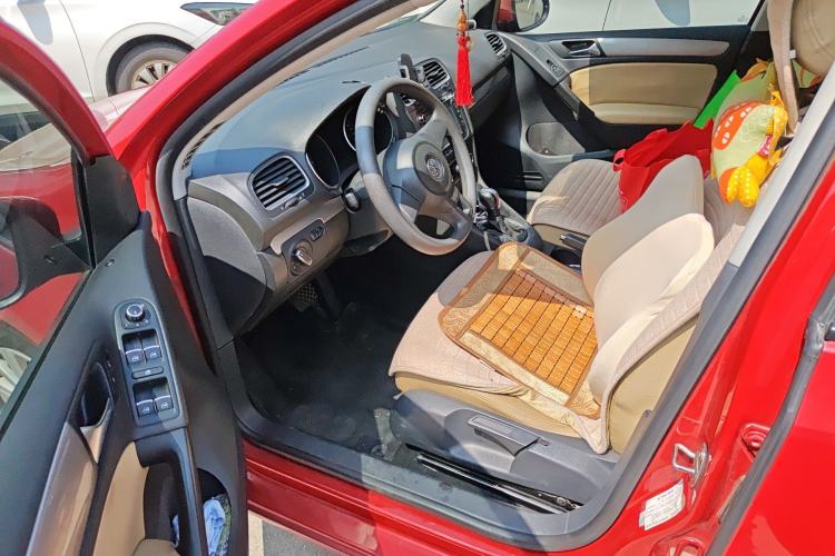 Used Volkswagen Golf 2011 1.6L Automatic Fashion Edition