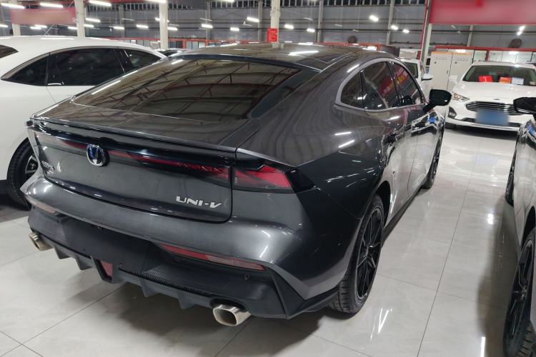 Used Changan UNI-V 2024 1.5T High-Energy Version
