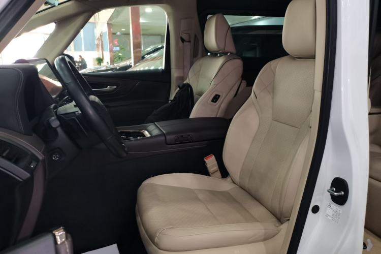 Used Toyota Alphard 2024 Dual-Engine 2.5L Deluxe Edition
