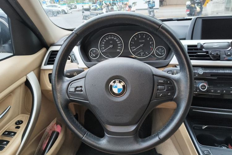 Used BMW 3 Series 2016 320Li Luxury Design Package
